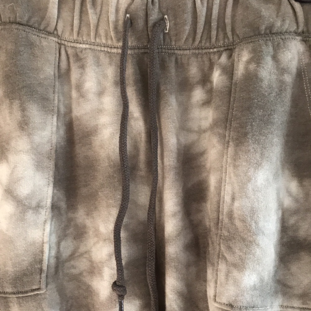 Victoria Secret Pink army green tye die cargo joggers. Size M. NWT. - Picture 3 of 8